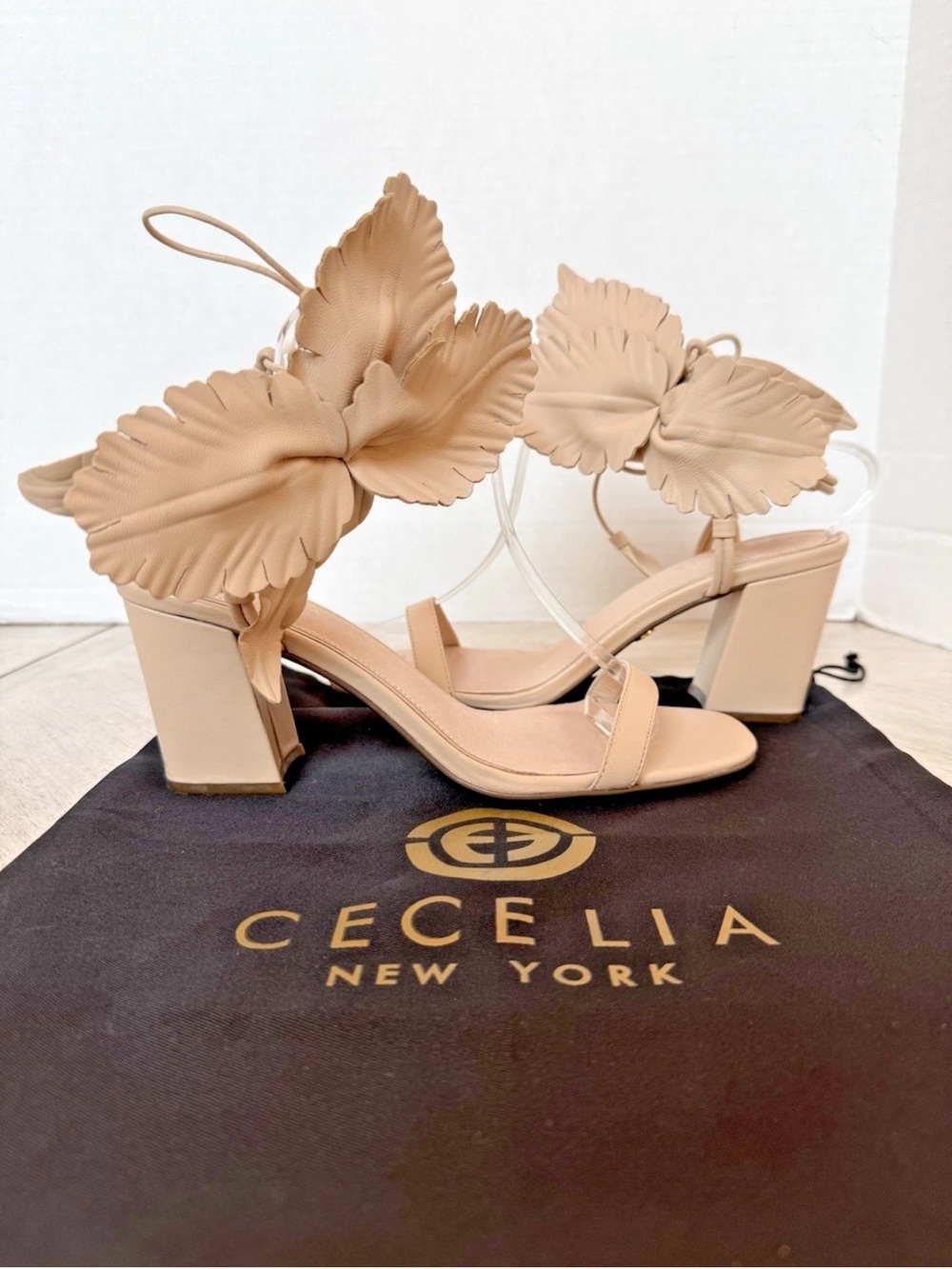 CECELIA NEW YORK Beige Floral Block Heel Sandals